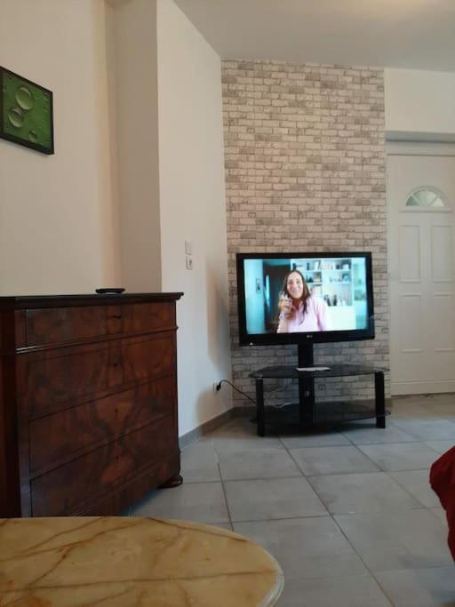 Apartamento Confortable En Hyper Centre Parking Gratuit Dans La Rue Acces Avec Boite A Clee Castres  Exterior foto